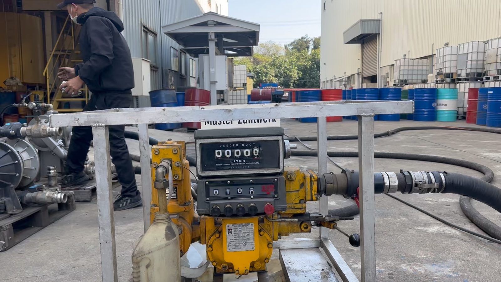 Volume meter used during liquid transfer at CFI